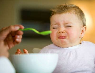 Chia sẻ kinh nghiệm bé mọc răng lười bú cách xử lý nên học ngay